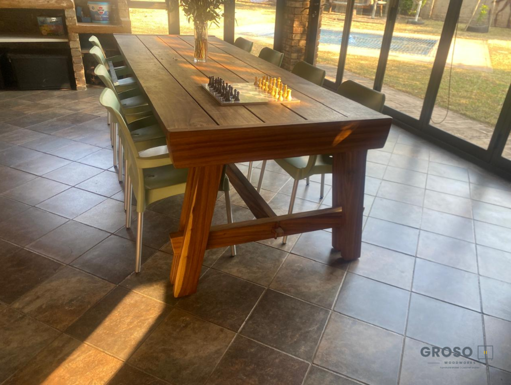 Soso Patio Table