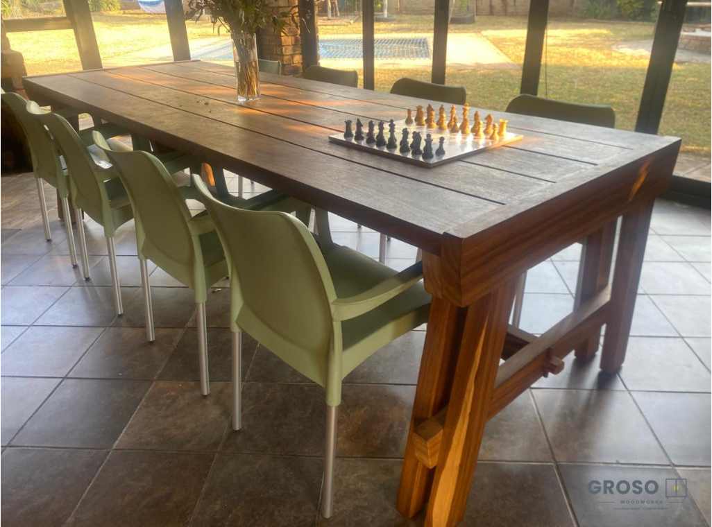 Soso Patio Table